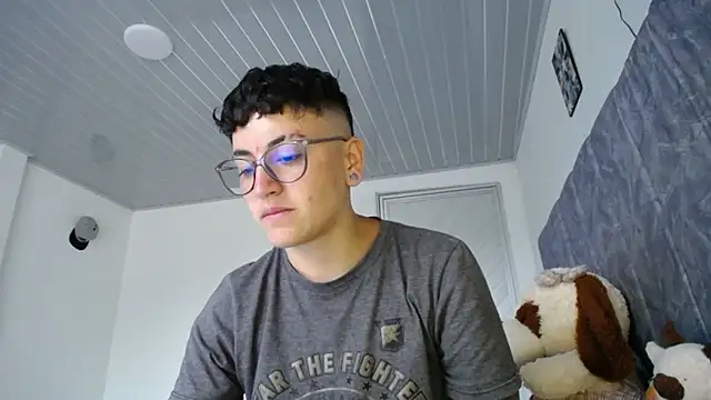 linda 33 online show from April 2026 09:39:33 PM