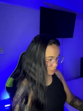 leila 22 online show from November 2025 08:06:01 AM