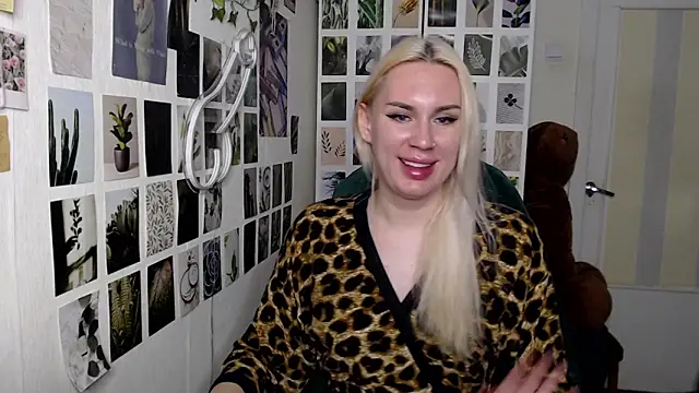 CapriScorpion online show from October 2025 05:41:02 PM