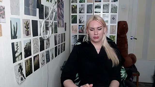 CapriScorpion online show from November 2025 03:01:01 PM