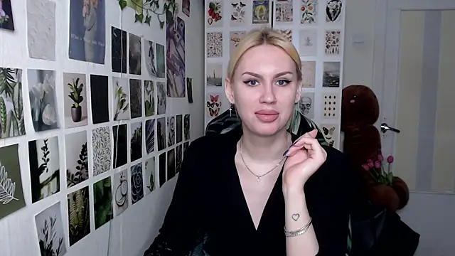 Snapshot of CapriScorpion chatting on May 2026 12:12:02 PM CapriScorpion online show from May 2026 12:12:02 PM