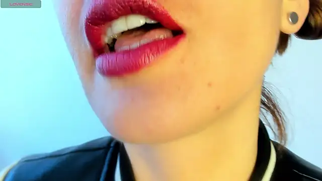 queen fetish online show from April 2026 03:46:02 PM