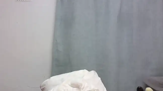 Snapshot of Sexxybella27 chatting on February 2025 08:02:02 PM Sexxybella27 online show from February 2025 08:02:02 PM