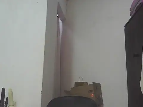 Snapshot of Sexxybella27 chatting on October 2025 06:32:02 PM Sexxybella27 online show from October 2025 06:32:02 PM