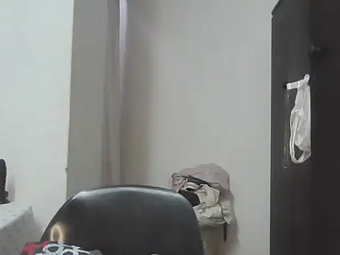 Snapshot of Sexxybella27 chatting on October 2025 09:33:01 PM Sexxybella27 online show from October 2025 09:33:01 PM