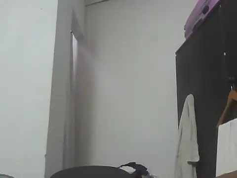 Snapshot of Sexxybella27 chatting on November 2025 08:42:01 PM Sexxybella27 online show from November 2025 08:42:01 PM