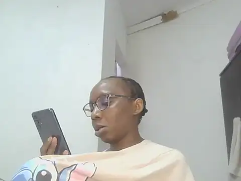 Snapshot of Sexxybella27 chatting on November 2025 07:24:01 PM Sexxybella27 online show from November 2025 07:24:01 PM