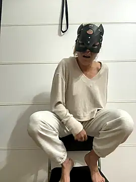 Snapshot of LadyScarlett-xk chatting on December 2024 08:18:01 PM LadyScarlett-xk online show from December 2024 08:18:01 PM