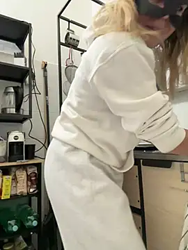 Snapshot of LadyScarlett-xk chatting on December 2024 08:20:01 AM LadyScarlett-xk online show from December 2024 08:20:01 AM