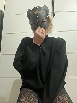 Snapshot of LadyScarlett-xk chatting on December 2024 06:31:02 PM LadyScarlett-xk online show from December 2024 06:31:02 PM