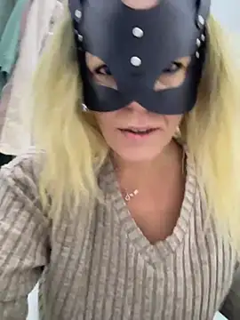 Snapshot of LadyScarlett-xk chatting on January 2025 08:40:02 AM LadyScarlett-xk online show from January 2025 08:40:02 AM