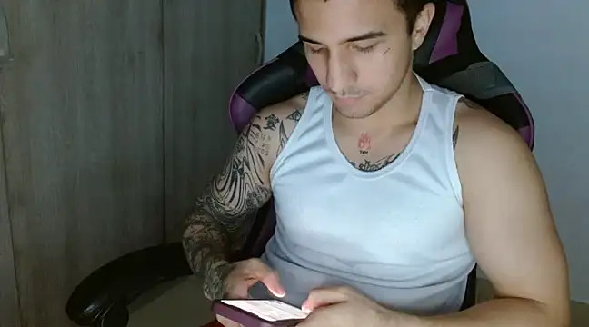 Snapshot of Sisoyalejo420 chatting on January 2025 08:56:01 AM Sisoyalejo420 online show from January 2025 08:56:01 AM