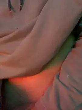 Snapshot of jeffyisabell chatting on January 2025 03:58:02 AM jeffyisabell online show from January 2025 03:58:02 AM