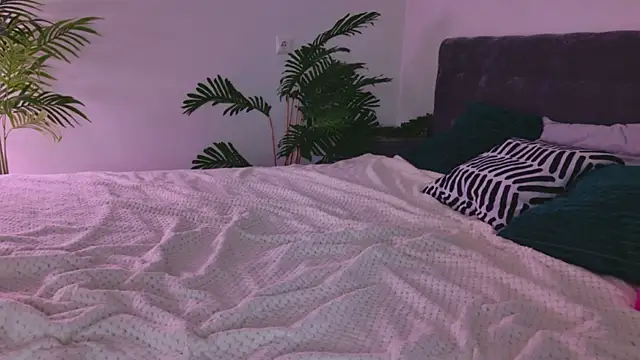 Beatrica Klein online show from June 2026 02:33:01 PM