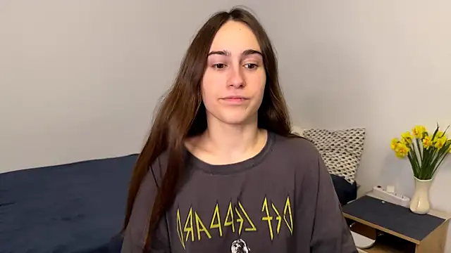 Snapshot of AliceKolltt chatting on April 2026 08:50:01 PM AliceKolltt online show from April 2026 08:50:01 PM