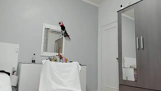 anisialuna  online show from March 2025 09:54:02 AM