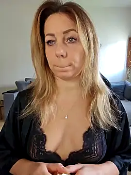 Snapshot of angela_88 chatting on January 2025 10:54:01 AM angela 88 online show from January 2025 10:54:01 AM
