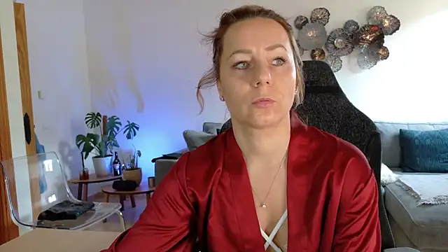 Snapshot of angela_88 chatting on February 2025 09:42:01 AM angela 88 online show from February 2025 09:42:01 AM
