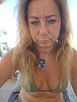 Snapshot of angela_88 chatting on July 2026 10:43:02 AM angela 88 online show from July 2026 10:43:02 AM