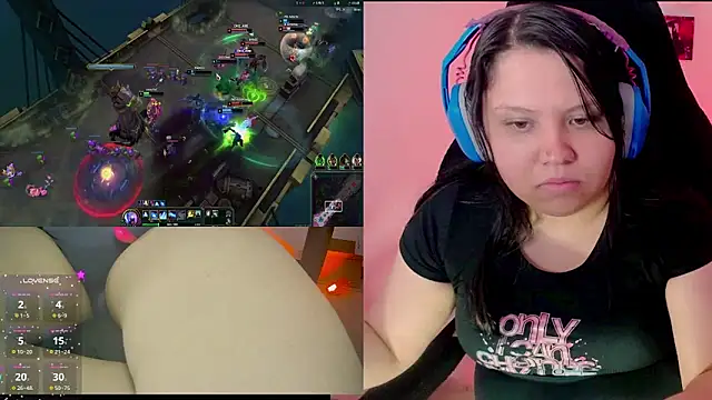 Snapshot of crystal7u7 chatting on January 2025 02:46:02 AM crystal7u7 online show from January 2025 02:46:02 AM