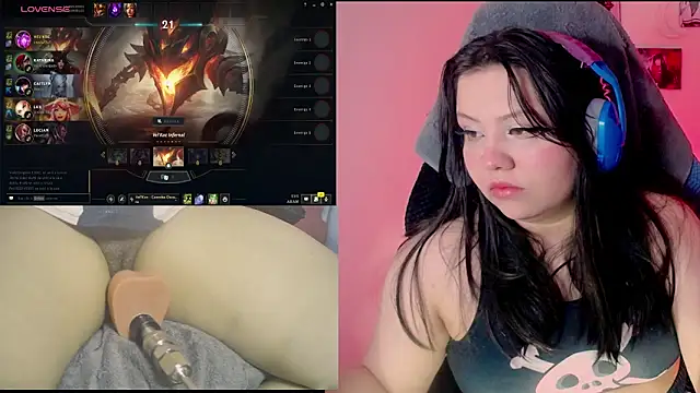 Snapshot of crystal7u7 chatting on January 2025 03:34:02 AM crystal7u7 online show from January 2025 03:34:02 AM