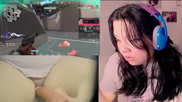 Snapshot of crystal7u7 chatting on January 2025 03:22:02 AM crystal7u7 online show from January 2025 03:22:02 AM