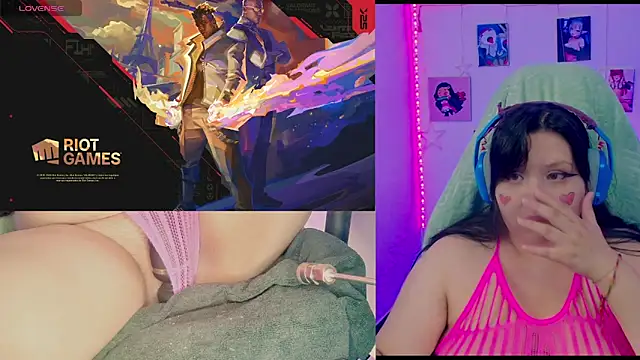 Snapshot of crystal7u7 chatting on October 2025 08:17:01 PM crystal7u7 online show from October 2025 08:17:01 PM