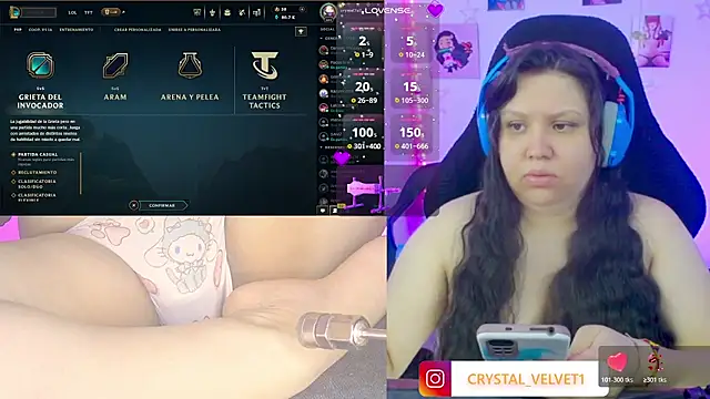 Snapshot of crystal7u7 chatting on October 2025 08:36:02 PM crystal7u7 online show from October 2025 08:36:02 PM