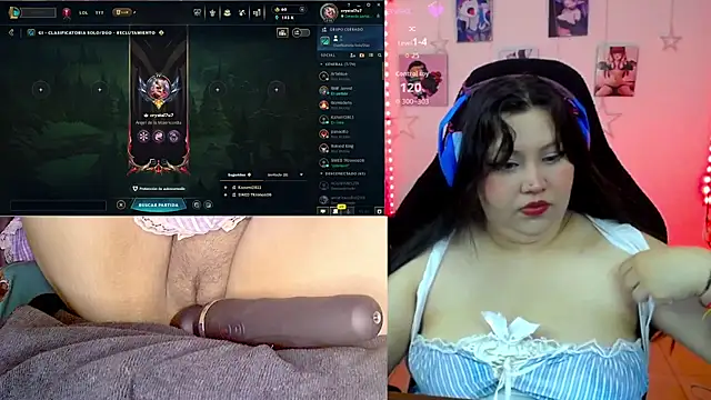 Snapshot of crystal7u7 chatting on November 2025 03:49:01 PM crystal7u7 online show from November 2025 03:49:01 PM