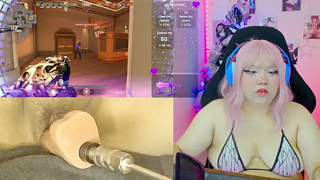 Snapshot of crystal7u7 chatting on November 2025 06:52:01 PM crystal7u7 online show from November 2025 06:52:01 PM