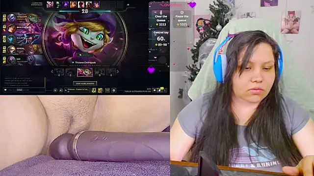 Snapshot of crystal7u7 chatting on December 2025 09:46:02 PM crystal7u7 online show from December 2025 09:46:02 PM