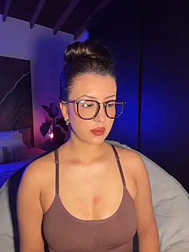 EmaSaenz online show from October 2025 09:47:02 PM