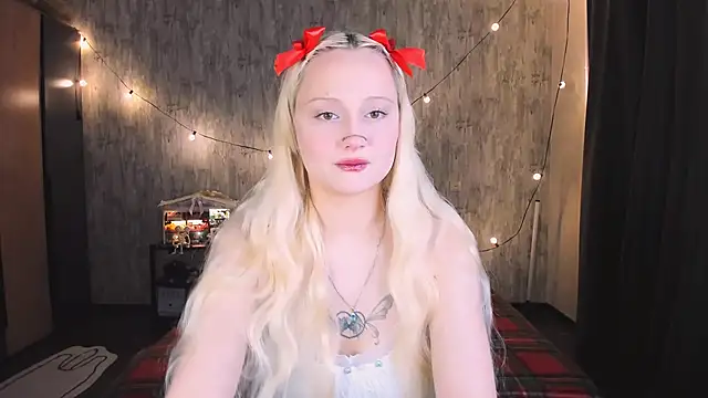 Snapshot of MariaMango chatting on November 2025 01:37:02 AM MariaMango online show from November 2025 01:37:02 AM