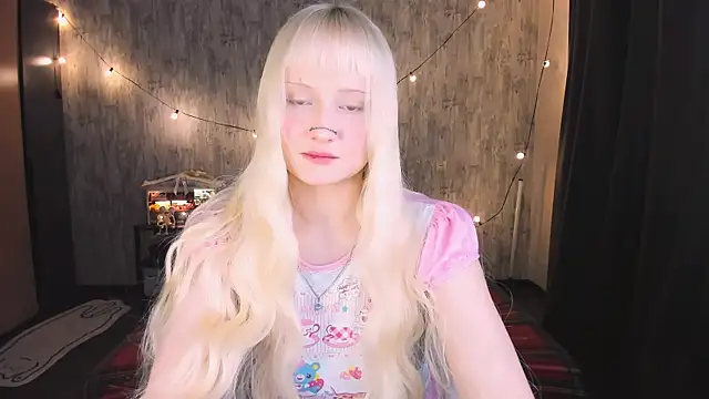 Snapshot of MariaMango chatting on November 2025 12:10:02 AM MariaMango online show from November 2025 12:10:02 AM