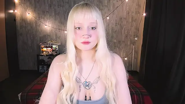 Snapshot of MariaMango chatting on November 2025 12:11:02 AM MariaMango online show from November 2025 12:11:02 AM