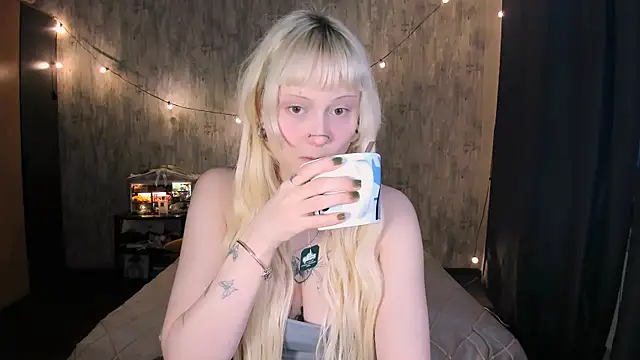 Snapshot of MariaMango chatting on December 2025 04:29:01 AM MariaMango online show from December 2025 04:29:01 AM