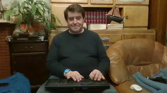 sympatrique online show from December 2024 08:12:02 PM