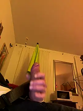 Frank22xx online show from October 2025 05:48:02 PM