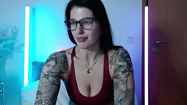 KiraKane1 online show from December 2024 12:05:01 PM