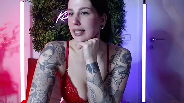 KiraKane1 online show from February 2025 04:28:01 PM