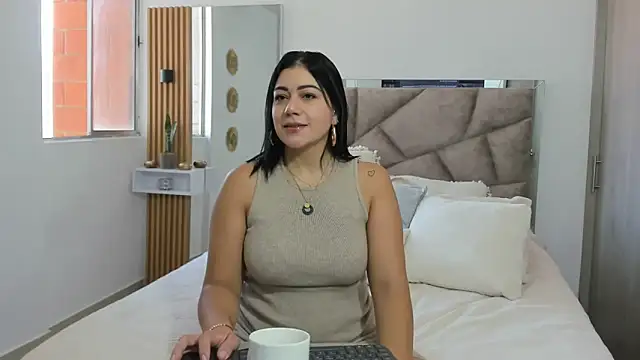 EmilyPeytonn online show from December 2025 01:29:01 PM