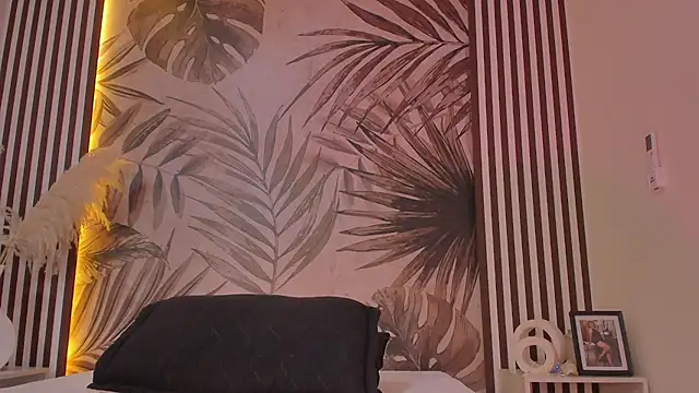 Samaantha-White online show from November 2025 11:42:02 AM