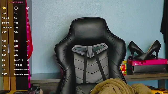 Snapshot of TreeJeanne chatting on November 2025 08:31:01 PM TreeJeanne online show from November 2025 08:31:01 PM