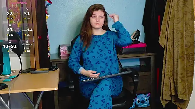 Snapshot of TreeJeanne chatting on November 2025 12:09:02 AM TreeJeanne online show from November 2025 12:09:02 AM