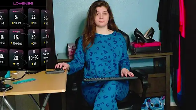 Snapshot of TreeJeanne chatting on November 2025 02:17:02 AM TreeJeanne online show from November 2025 02:17:02 AM