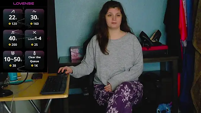 Snapshot of TreeJeanne chatting on November 2025 02:28:02 AM TreeJeanne online show from November 2025 02:28:02 AM