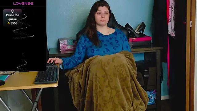 Snapshot of TreeJeanne chatting on November 2025 03:38:02 AM TreeJeanne online show from November 2025 03:38:02 AM