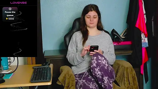 Snapshot of TreeJeanne chatting on December 2025 03:01:01 AM TreeJeanne online show from December 2025 03:01:01 AM