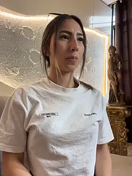  Emma Valka online show from November 2025 12:16:02 PM