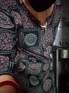 Snapshot of Aaradhya chatting on February 2026 01:02:01 AM Aaradhya online show from February 2026 01:02:01 AM